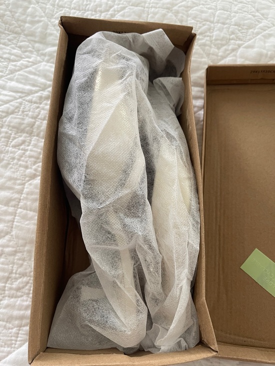 Gold Embellished Pointed-Toe Slingback Pumps size 9 - Picture 9 of 9